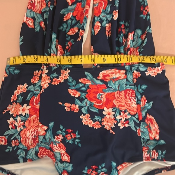Cocoship Backless Swimsuit Size Large -Like new - Picture 5 of 5